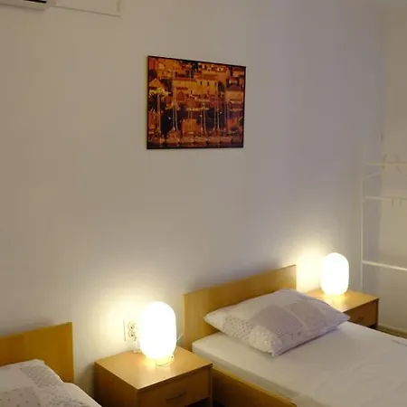 Charming Old Town App For 4 People Lejlighed *