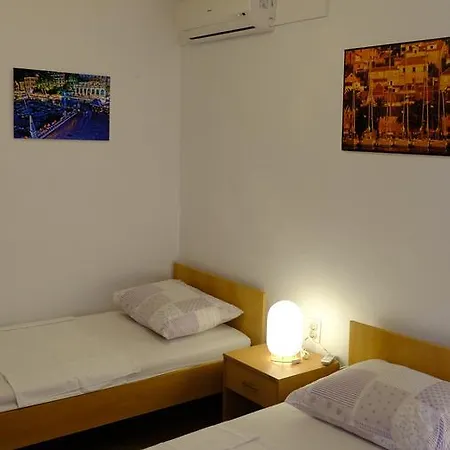 Lejlighed Charming Old Town App For 4 People *