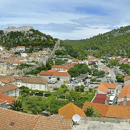 Charming Old Town App For 4 People Lejlighed